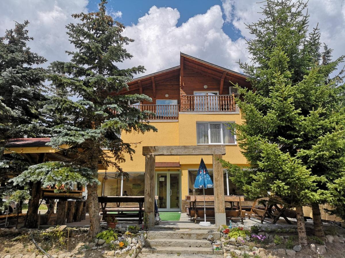 Комплекс Лебанов Hotell Yundola Exteriör bild