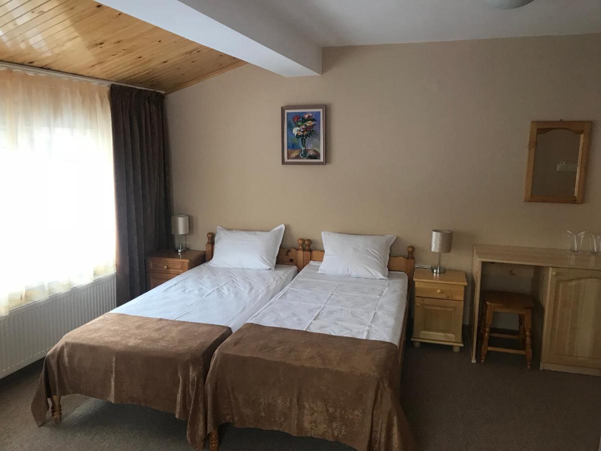 Комплекс Лебанов Hotell Yundola Exteriör bild