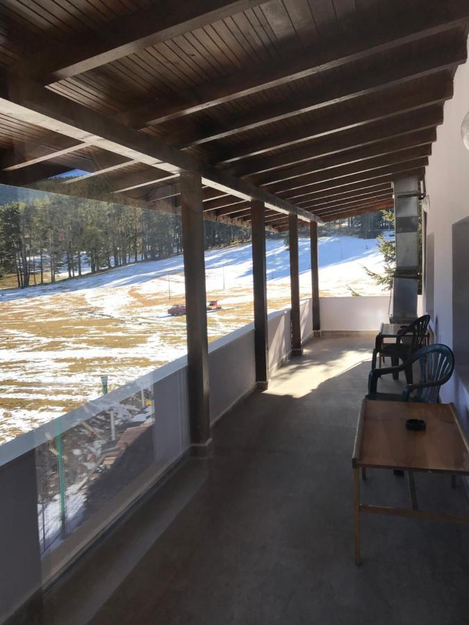 Комплекс Лебанов Hotell Yundola Exteriör bild