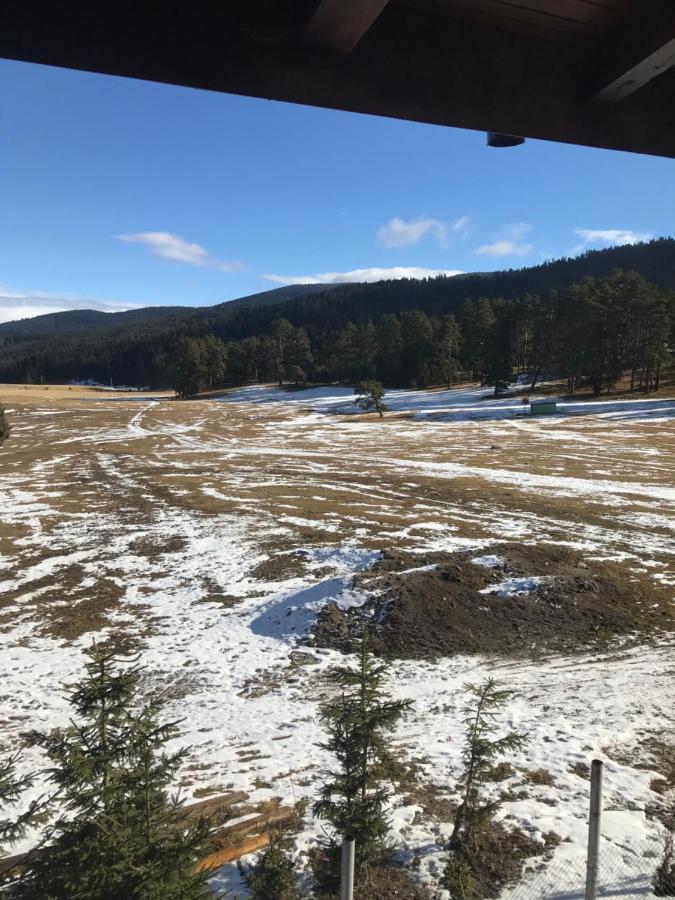 Комплекс Лебанов Hotell Yundola Exteriör bild