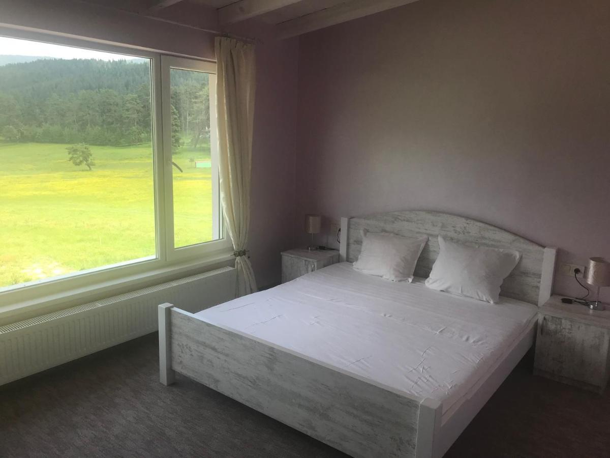 Комплекс Лебанов Hotell Yundola Exteriör bild